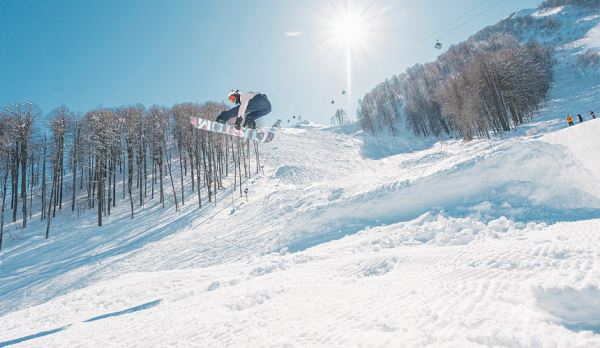 Курорт «Роза Хутор» открыл продажи сезонных ски-пассов на зимний сезон 2020/21