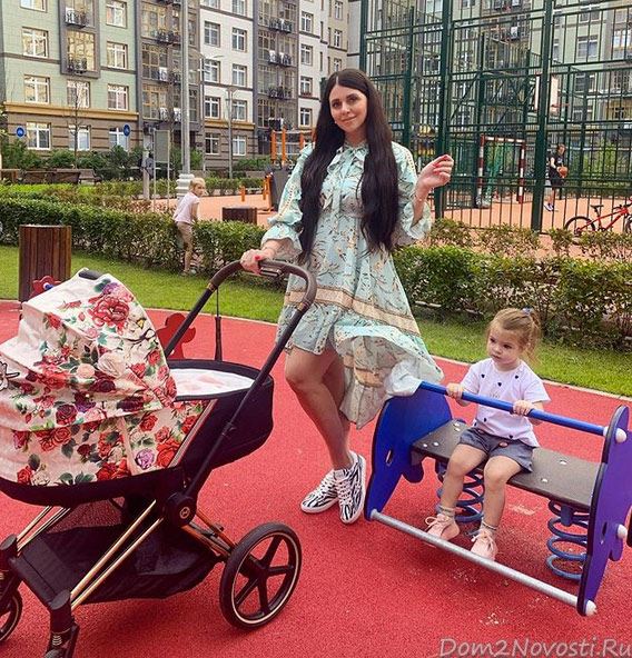 Семья Дмитренко думает о досрочном возвращении из декрета