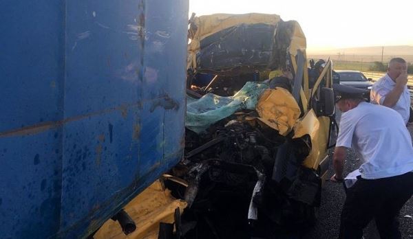 В дорожной аварии погибли туристы, ехавшие на отдых в Крым